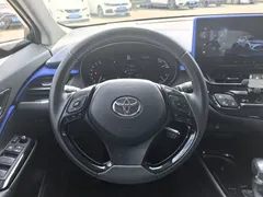 2023 Toyota C-HR 2.0L Luxury — фото 11