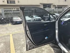 2023 Toyota C-HR 2.0L Luxury — фото 13