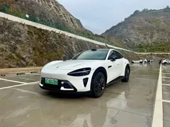 2025 Xiaomi YU7 4WD Max, белый — фото 1
