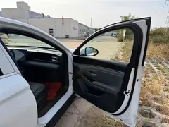 2026 BYD Qin L PHEV DM-i 128km Advance, белый — фото 6