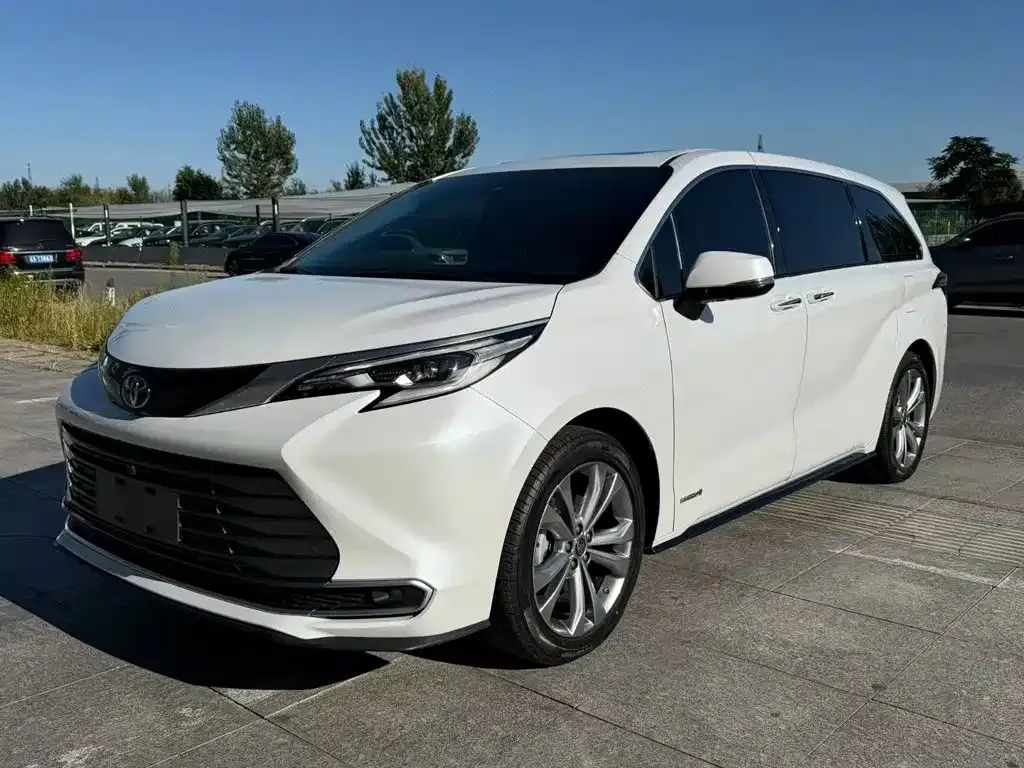 2023 Toyota Sienna 2.5L Hybrid Premium