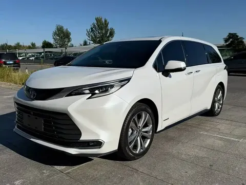 2023 Toyota Sienna 2.5L Hybrid Premium