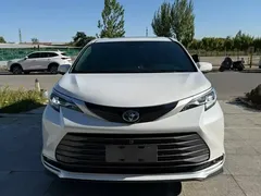 2023 Toyota Sienna 2.5L Hybrid Premium, белый — фото 2
