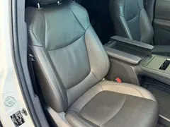 2023 Toyota Sienna 2.5L Hybrid Premium, белый — фото 6