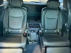 2023 Toyota Sienna 2.5L Hybrid Premium, белый — фото 7