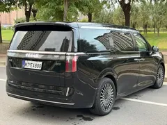 2024 Zeekr 009 6-Seat Executive 4WD 108kWh, чёрный — фото 7