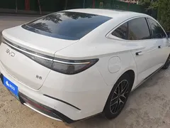 2024 BYD Seal PHEV 1.5L 121km Luxury, белый — фото 3