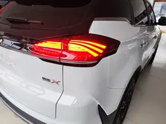 2022 Geely Atlas 1.8T DCT Smart, белый — фото 8