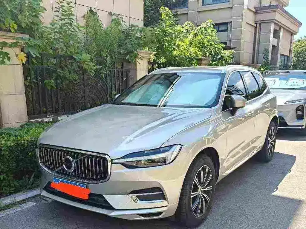 2021 Volvo XC60 4WD Luxury