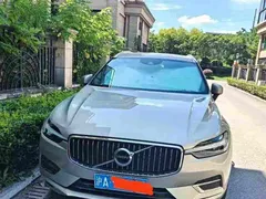 2021 Volvo XC60 4WD Luxury — фото 2