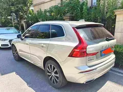 2021 Volvo XC60 4WD Luxury — фото 4