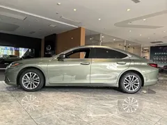 2023 Lexus ES 200 Excellence, зелёный — фото 3