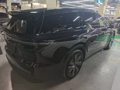 2025 Li Auto i8 Standard, чёрный — фото 7