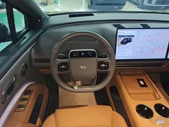 2025 Li Auto i8 Standard, чёрный — фото 11
