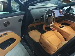 2025 Li Auto i8 Standard, чёрный — фото 16