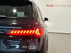 2023 Audi Q7 55 TFSI quattro S line Sport, чёрный — фото 17