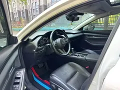 2021 Mazda 3 2.0L AT, белый — фото 3