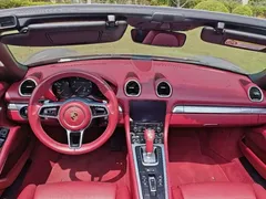 2022 Porsche 718 Boxster 2.0T — фото 11