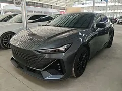 2022 Changan UNI-V 1.5T Premium — фото 2
