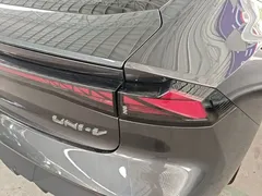 2022 Changan UNI-V 1.5T Premium — фото 8