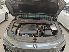 2022 Changan UNI-V 1.5T Premium — фото 20