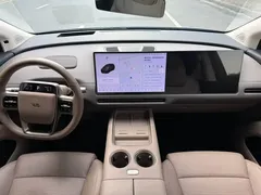 2025 Li Auto i8 Standard, чёрный — фото 5