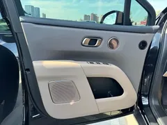 2025 Li Auto i8 Standard, чёрный — фото 8