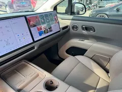 2025 Li Auto i8 Standard, чёрный — фото 10