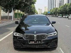 2022 BMW 5 Series 535Le PHEV M Sport Package, чёрный — фото 2
