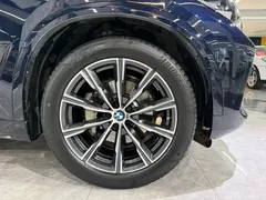 2021 BMW X5 M Sport Package, чёрный — фото 13
