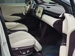 2023 Zeekr X RWD YOU 4-seat, белый — фото 10