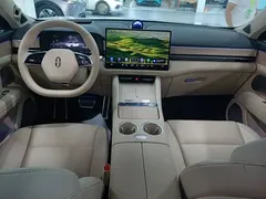 2025 Aito M5 EV Ultra RWD, белый — фото 10