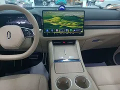 2025 Aito M5 EV Ultra RWD, белый — фото 13
