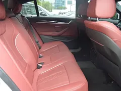 2022 BMW 5 Series 525Li M Sport Package, белый — фото 11