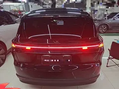2025 Li Auto i8 Standard, чёрный — фото 6