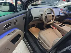 2025 Li Auto i8 Standard, чёрный — фото 16
