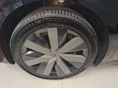2025 Li Auto i8 Standard, чёрный — фото 23