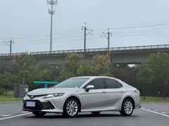 2021 Toyota Camry 2.0G Luxury — фото 1