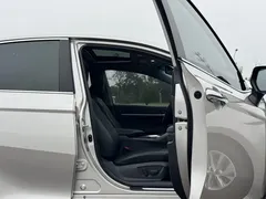 2021 Toyota Camry 2.0G Luxury — фото 15