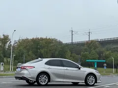 2021 Toyota Camry 2.0G Luxury — фото 17