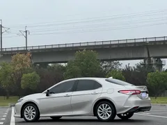 2021 Toyota Camry 2.0G Luxury — фото 19