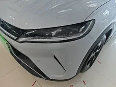 2025 BYD Yuan UP Smart Driving 401km Leading, белый — фото 24