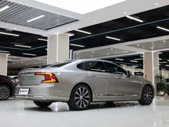 2022 Volvo S90 — фото 13