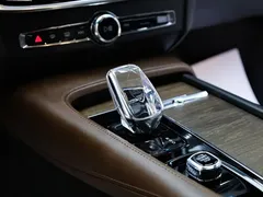 2022 Volvo S90 — фото 26