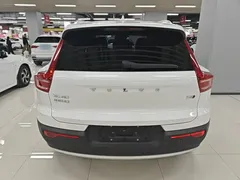 2022 Volvo XC40 4WD Luxury, белый — фото 6
