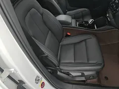 2022 Volvo XC40 4WD Luxury, белый — фото 25