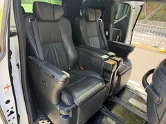 2021 Toyota Alphard Hybrid 2.5L Premium, белый — фото 10