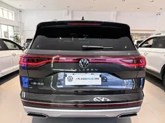 2022 Volkswagen Talagon 380TSI 4WD Luxury Pro 6-seat, чёрный — фото 4