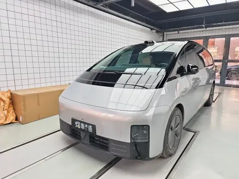 2024 Li Auto MEGA Ultra