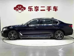 2022 BMW 5 Series 530Li Leading M Sport Package, чёрный — фото 2